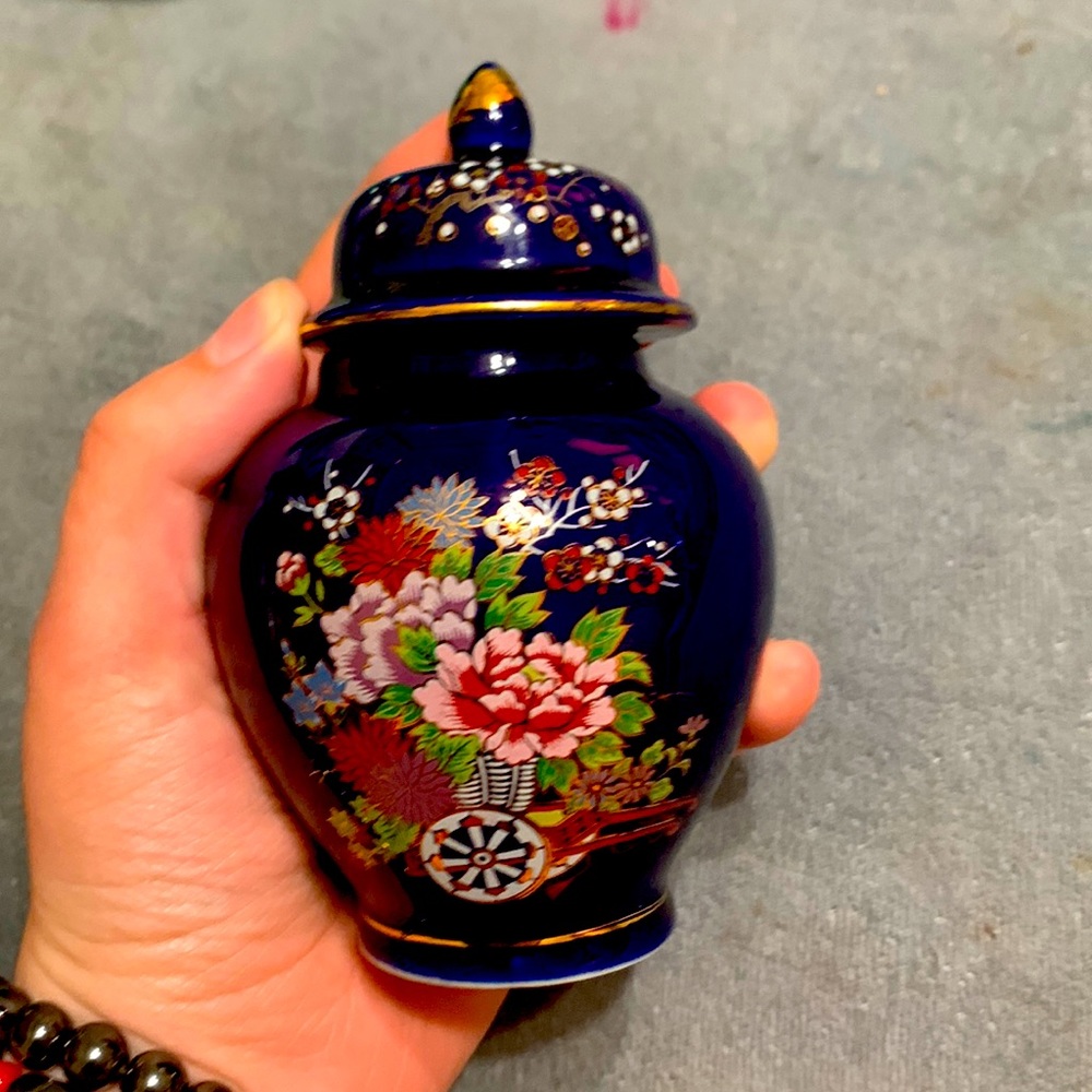 It’s a vase I don’t use it’s blue and really pretty to be in the house